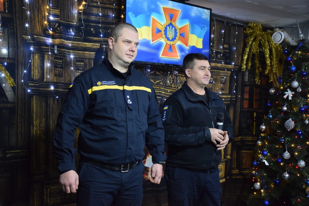 Під час заходу на адресу рятувальників лунали слова подяки за витримку, самовідданість і героїзм. Ми пишаємося кожним і кожною, хто рятує життя, ліквідовує наслідки ворожих обстрілів і завжди приходить на допомогу.