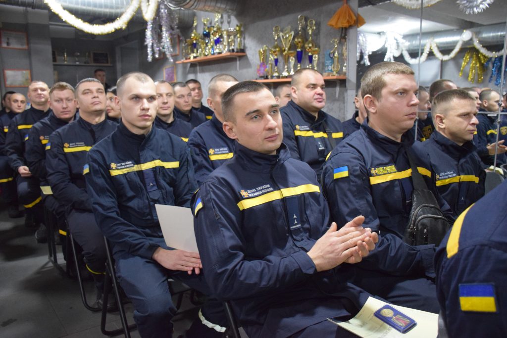 Під час заходу на адресу рятувальників лунали слова подяки за витримку, самовідданість і героїзм. Ми пишаємося кожним і кожною, хто рятує життя, ліквідовує наслідки ворожих обстрілів і завжди приходить на допомогу.