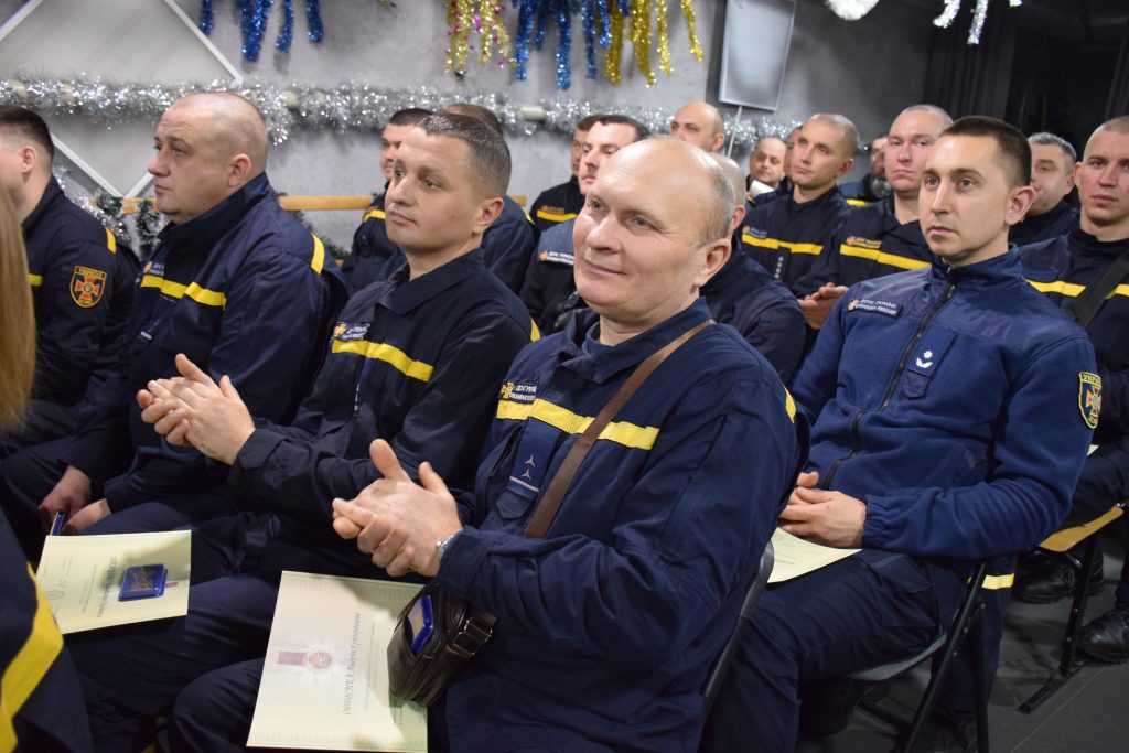 Під час заходу на адресу рятувальників лунали слова подяки за витримку, самовідданість і героїзм. Ми пишаємося кожним і кожною, хто рятує життя, ліквідовує наслідки ворожих обстрілів і завжди приходить на допомогу.
