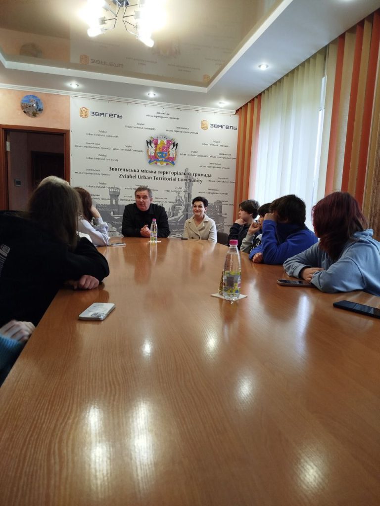 Чугуївська громада щиро цінує дружню співпрацю з містом-побратимом Звягелем. Начальник міської військової адміністрації Галина Мінаєва висловила слова подяки організаторам поїздки та особисто Звягельському міському голові Миколі Боровцю за запрошення, теплу гостинність, турботу, доброту й щиру увагу, з якими зустрічали чугуївських дітей.