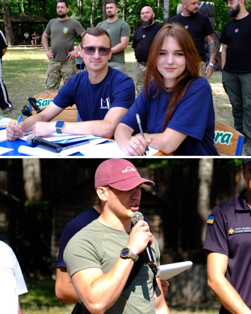 Колаж із кадрів, де чоловік у окулярах та жінка підписують документи, а чоловік у кепці виступає з мікрофоном на тлі людей у військовому одязі.